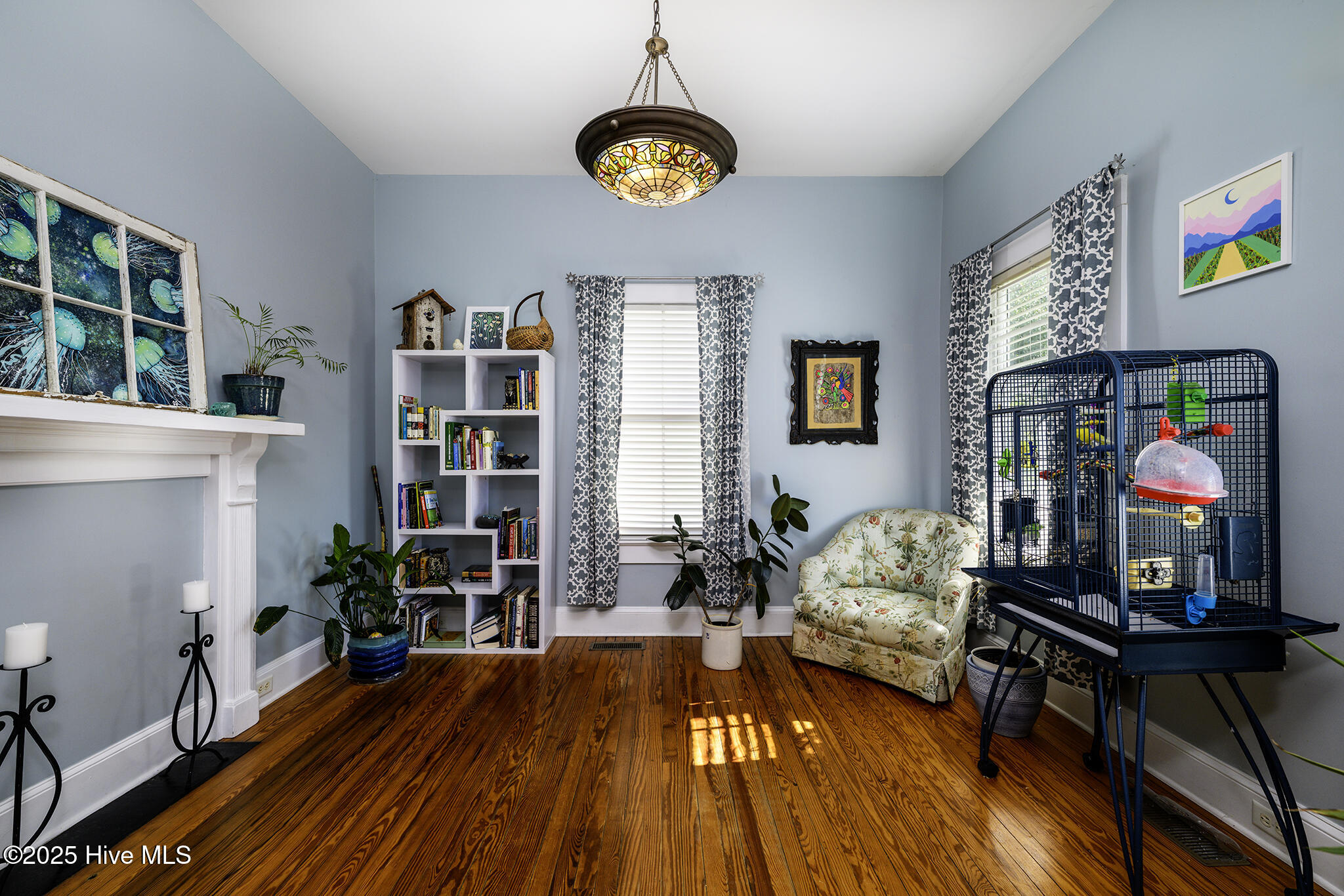 406 Queen Street New Bern, NC 28560 - Photo 11 of 69 Formal Living Room