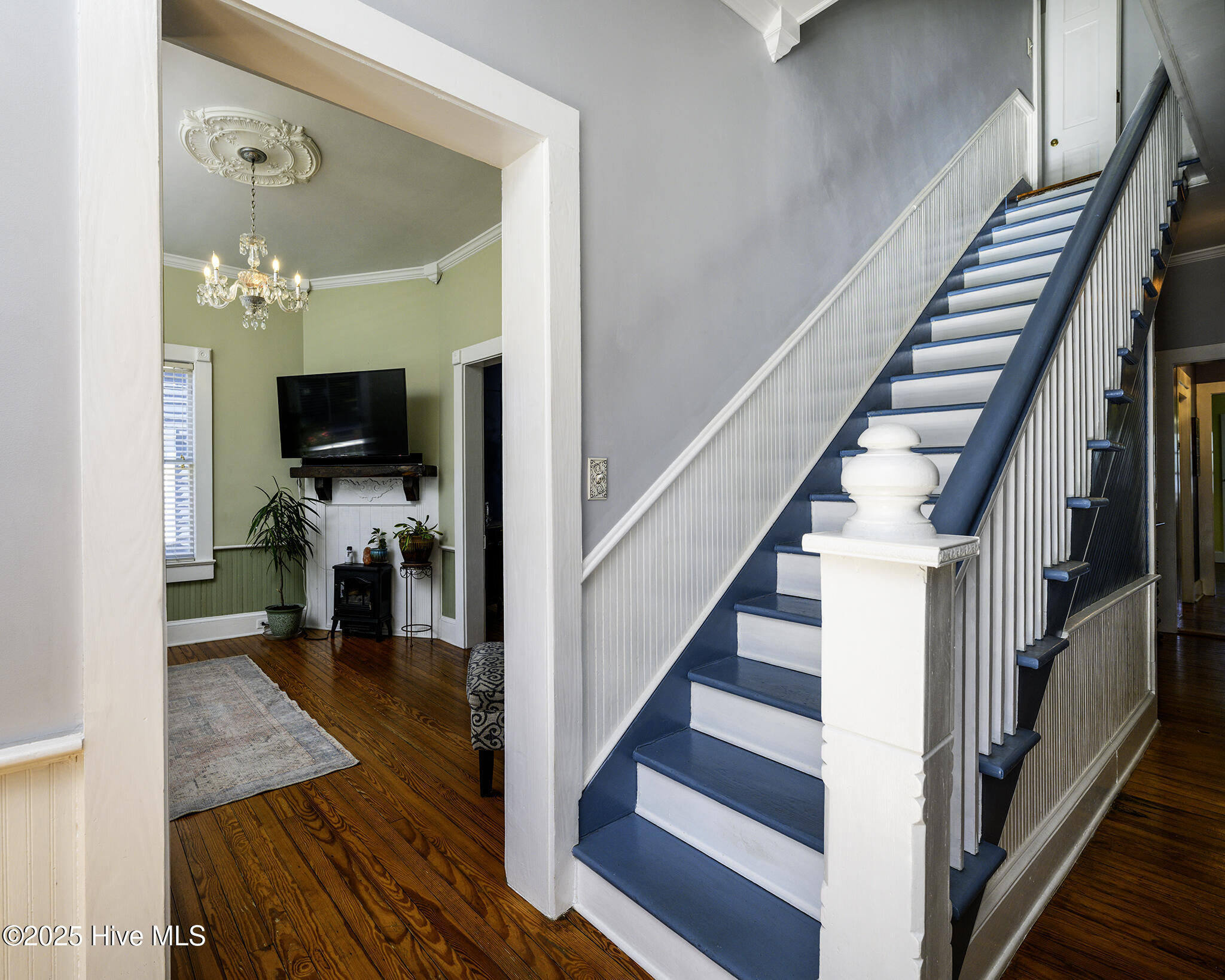 406 Queen Street New Bern, NC 28560 - Photo 16 of 69 Foyer