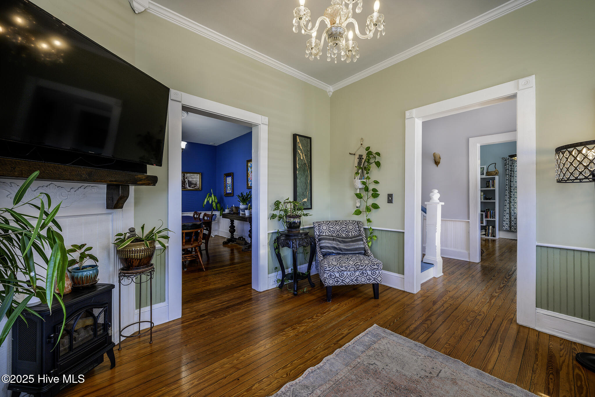 406 Queen Street New Bern, NC 28560 - Photo 2 of 69 Living Room