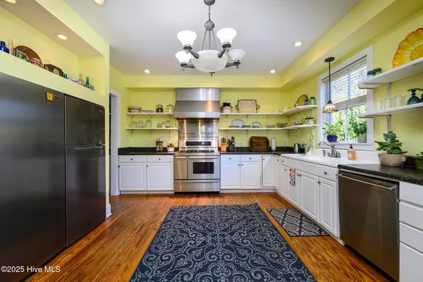 $460,000 | 406 Queen Street, New Bern, NC 28560