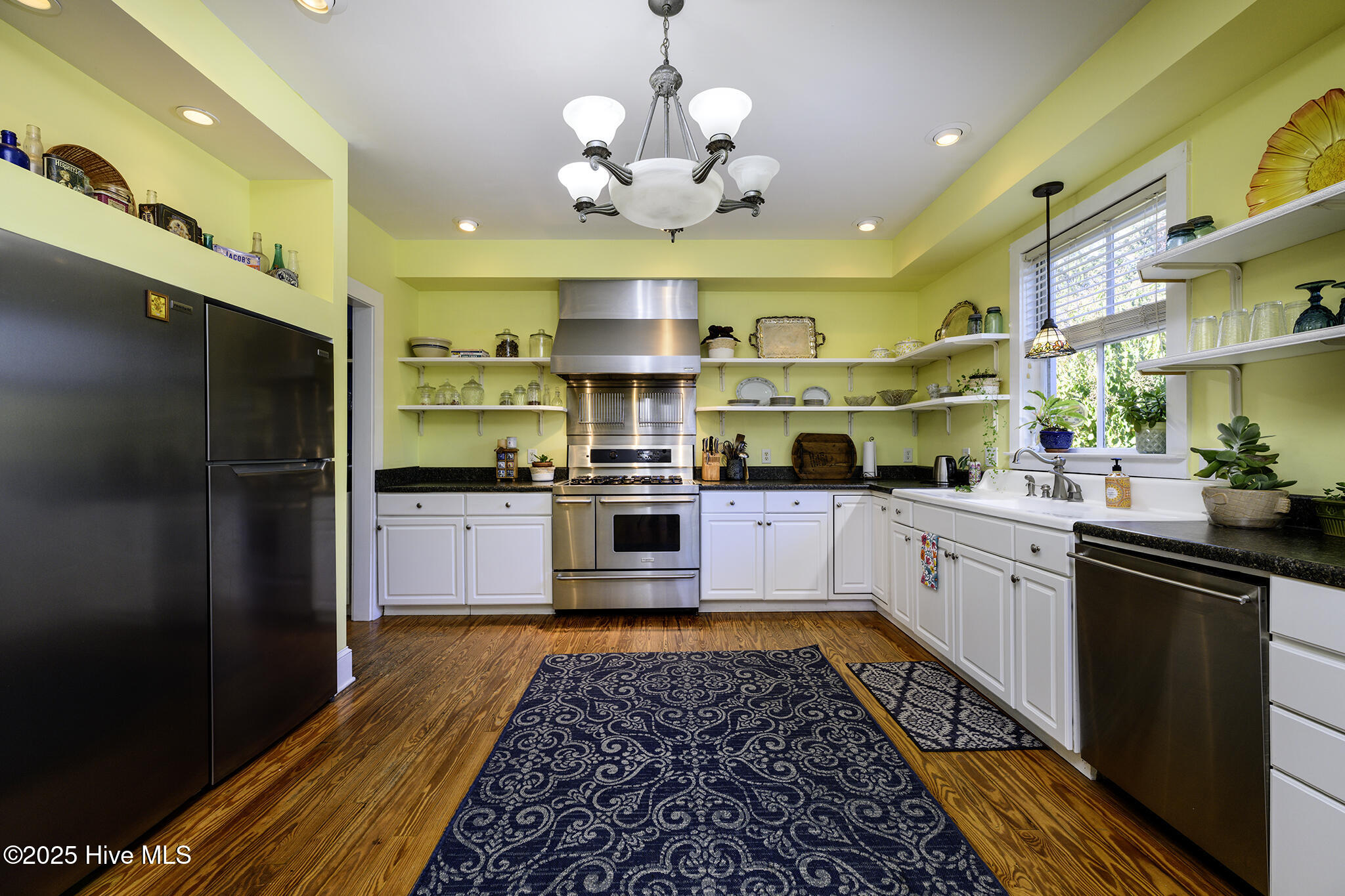 406 Queen Street New Bern, NC 28560 - Photo 24 of 69 Kitchen