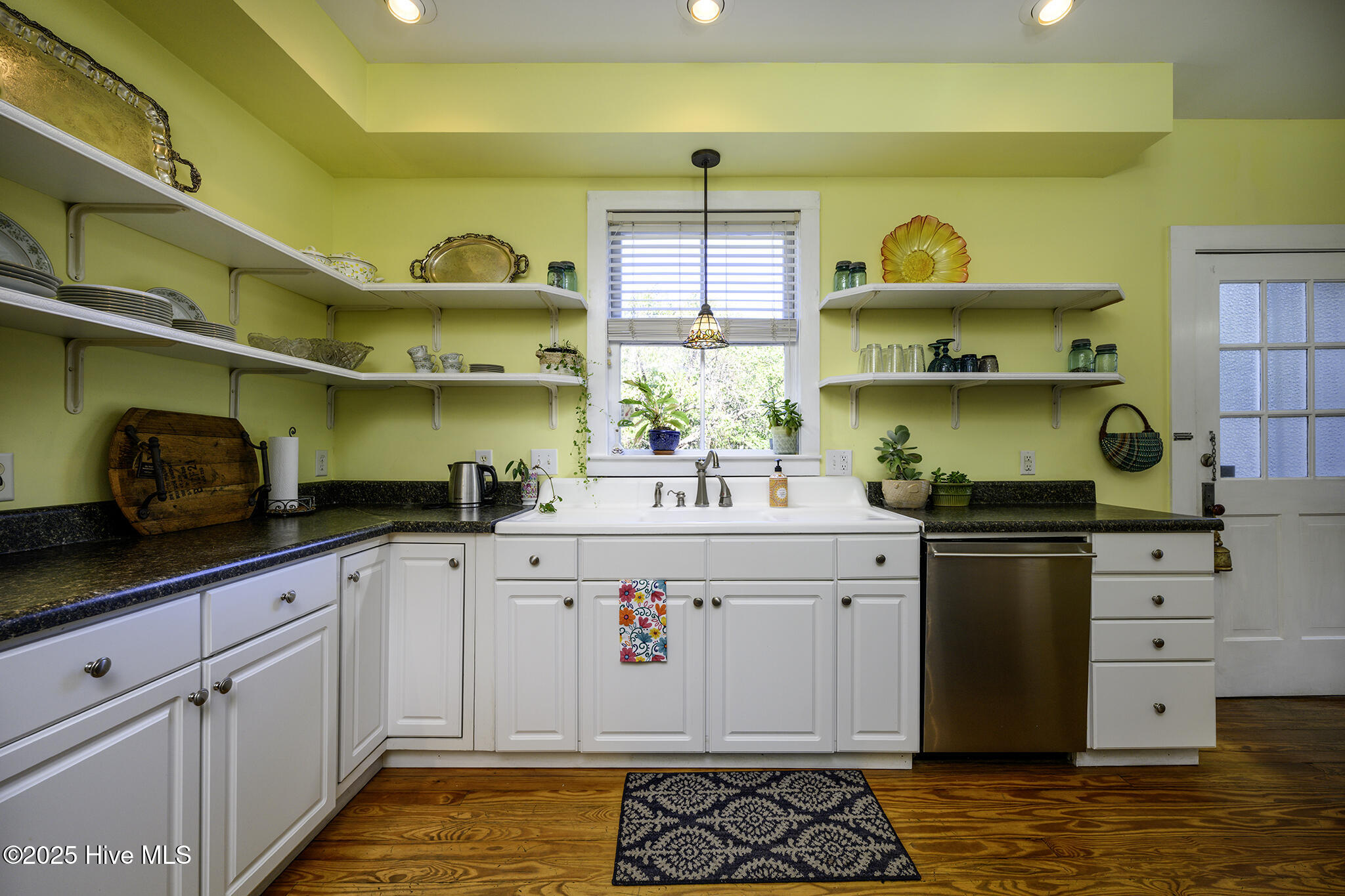 406 Queen Street New Bern, NC 28560 - Photo 26 of 69 Kitchen