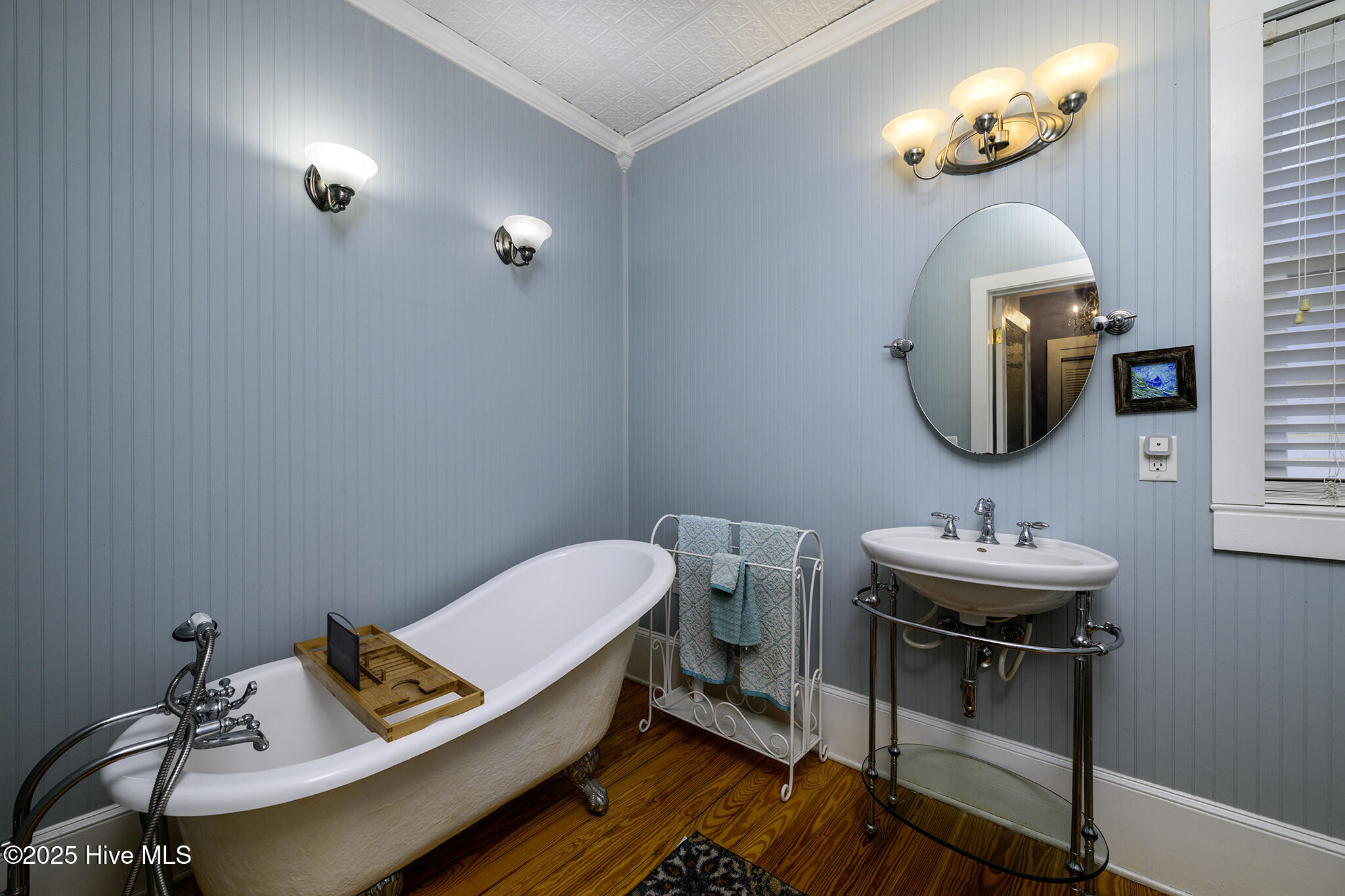 406 Queen Street New Bern, NC 28560 - Photo 36 of 69 1st Floor Bathroom