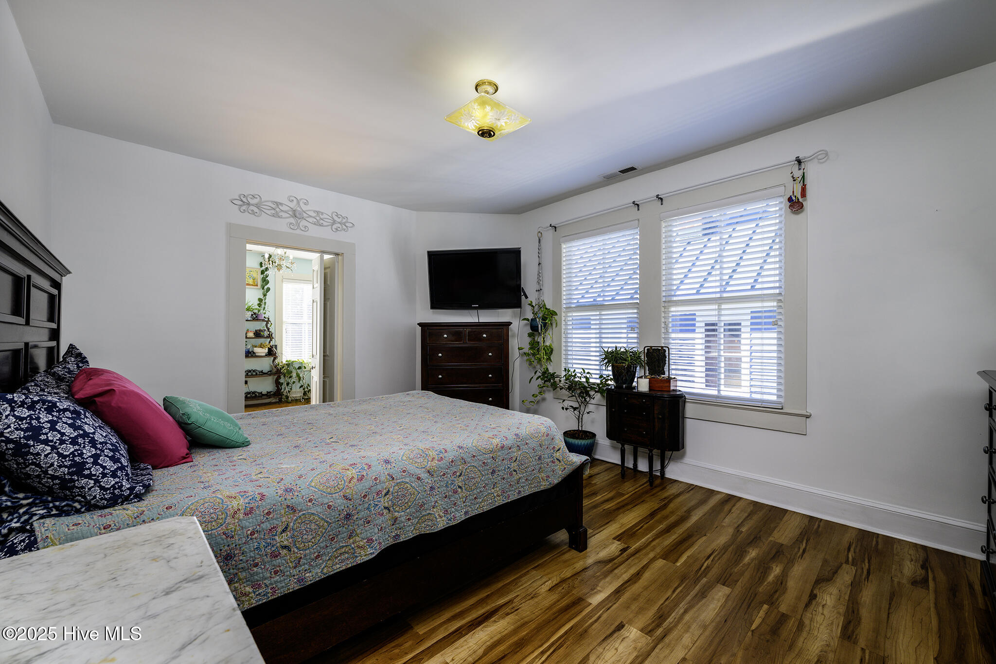 406 Queen Street New Bern, NC 28560 - Photo 39 of 69 Primary Bedroom