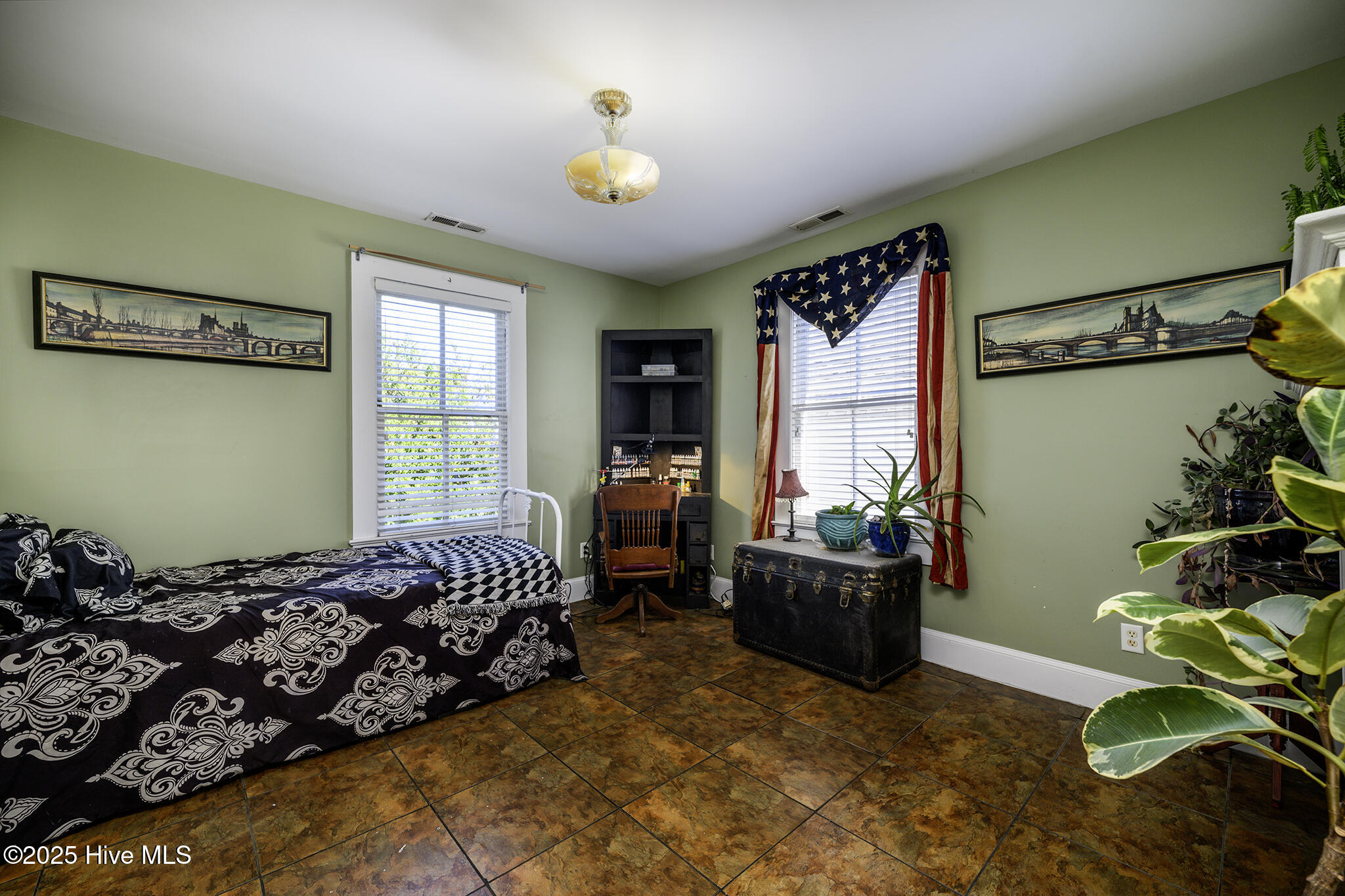 406 Queen Street New Bern, NC 28560 - Photo 42 of 69 Bedroom 2