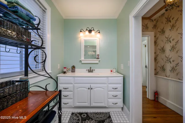 $475,000 | 406 Queen Street, New Bern, NC 28560