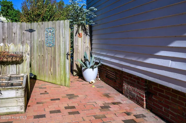 $475,000 | 406 Queen Street, New Bern, NC 28560