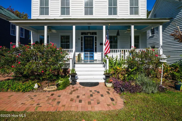 $475,000 | 406 Queen Street, New Bern, NC 28560