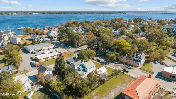 $460,000 | 406 Queen Street, New Bern, NC 28560