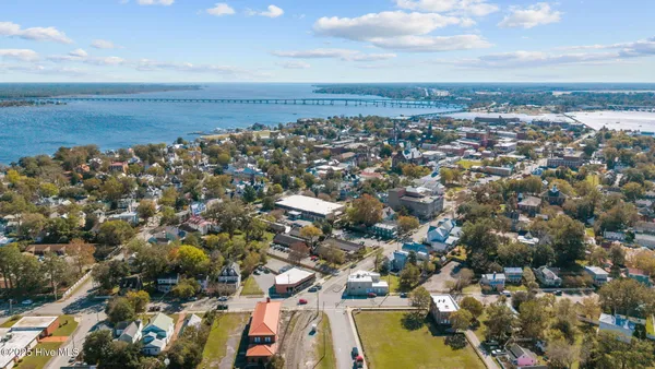 $460,000 | 406 Queen Street, New Bern, NC 28560