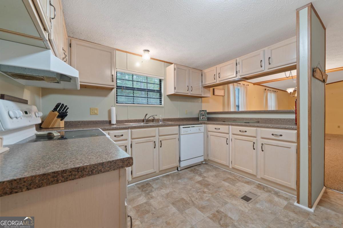 180 De Jarnette Road Southeast Eatonton, GA 31024 - Photo 6 of 66