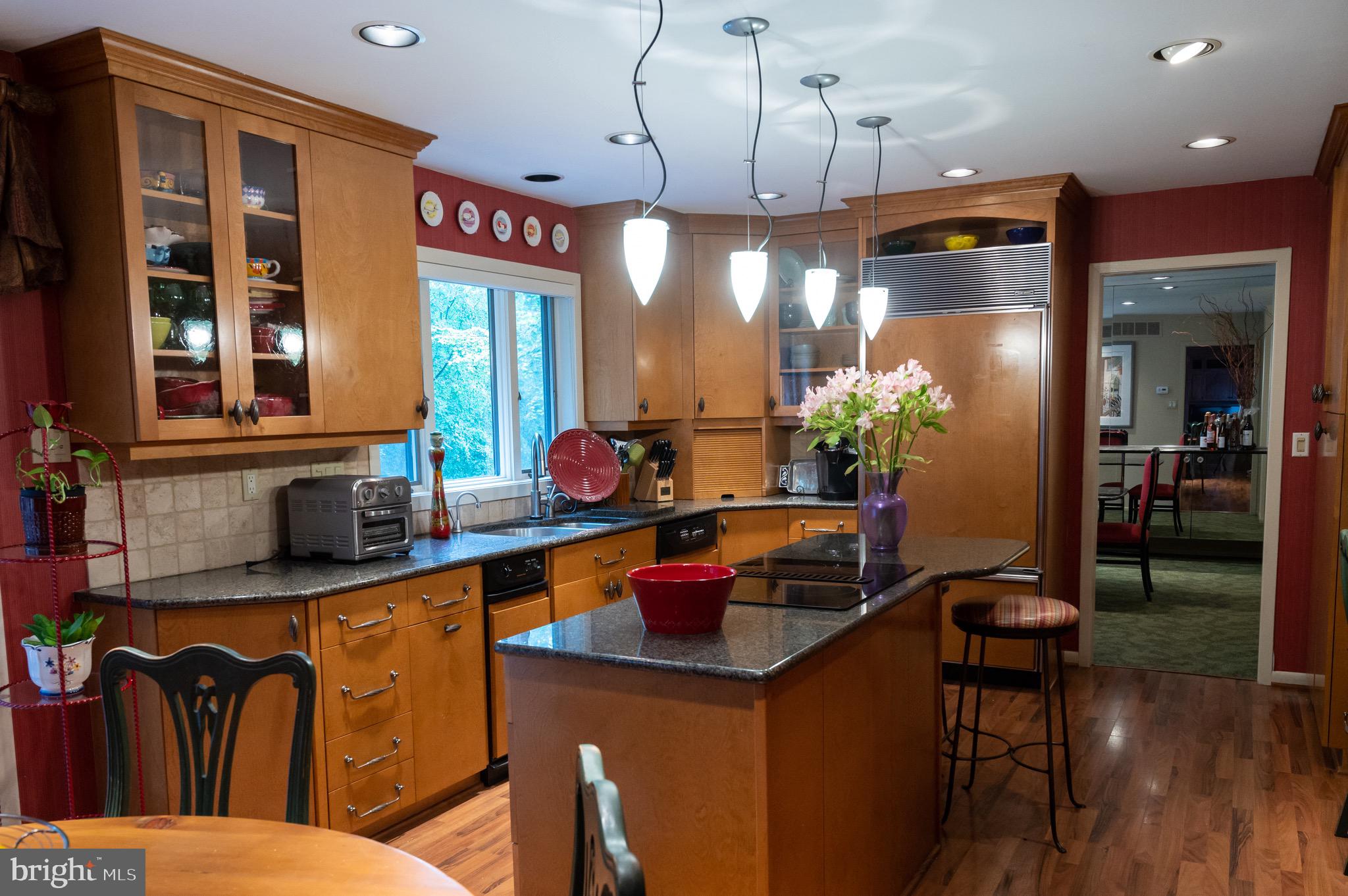 2003 Burdock Road Baltimore, MD 21209 - Photo 4 of 38