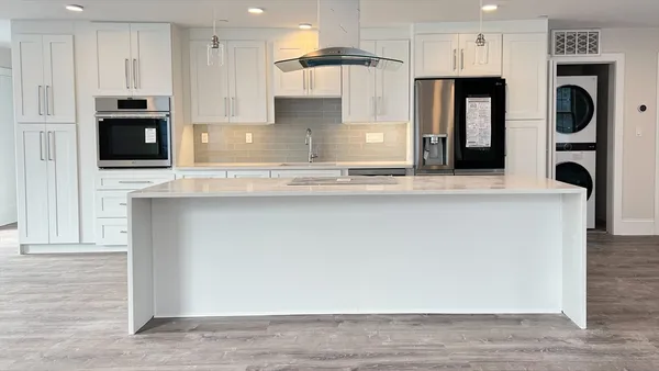 $3,100 | 131 Cambridge Street, Unit A, Burlington, MA 01803