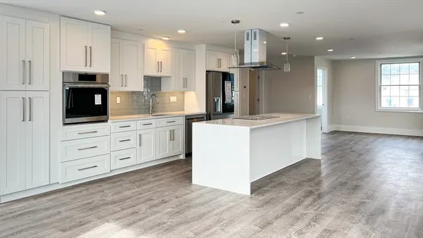 $3,100 | 131 Cambridge Street, Unit A, Burlington, MA 01803