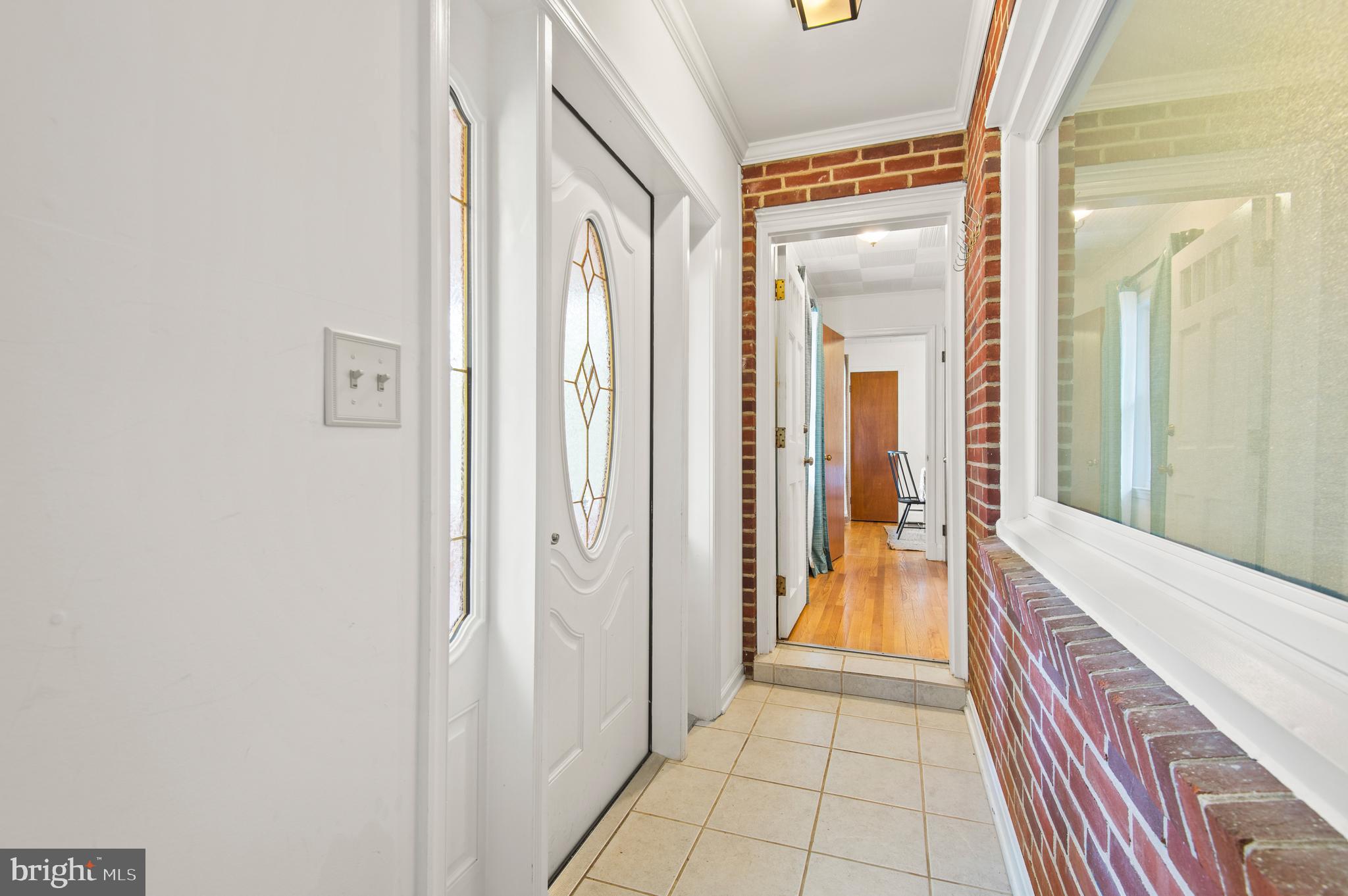 1331 Glendale Road Baltimore, MD 21239 - Photo 6 of 28 Foyer between main home and office