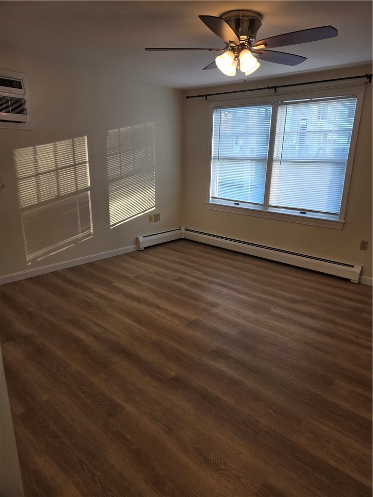 19 Berclay Street, Unit R/SIDE Johnston, RI 02919 - Photo 4 of 9