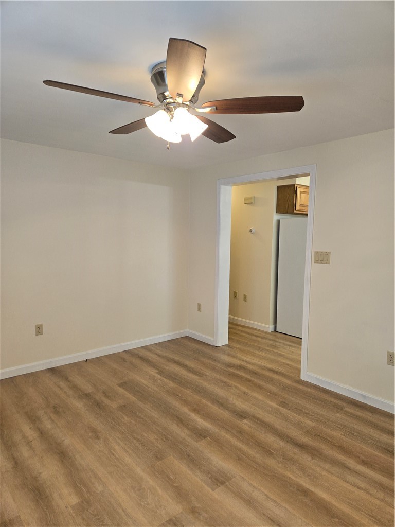 19 Berclay Street, Unit R/SIDE Johnston, RI 02919 - Photo 5 of 9