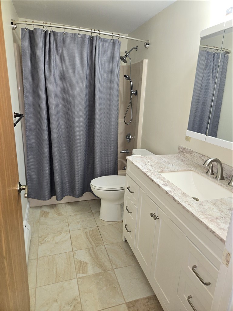 19 Berclay Street, Unit R/SIDE Johnston, RI 02919 - Photo 8 of 9