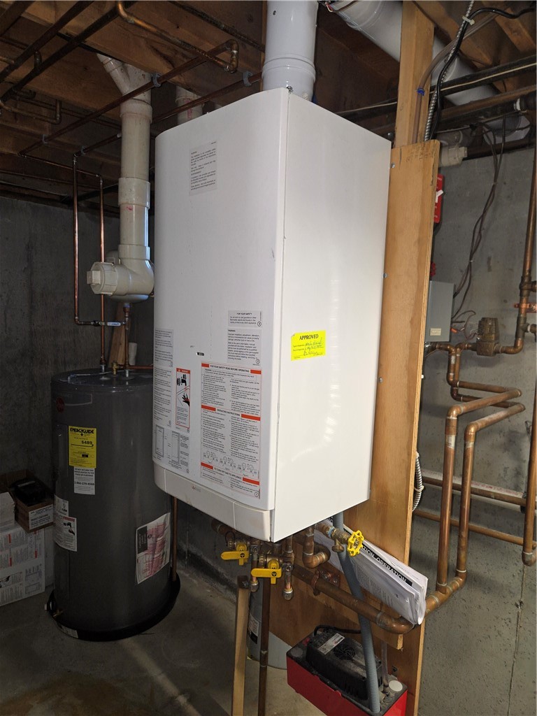 19 Berclay Street, Unit R/SIDE Johnston, RI 02919 - Photo 9 of 9