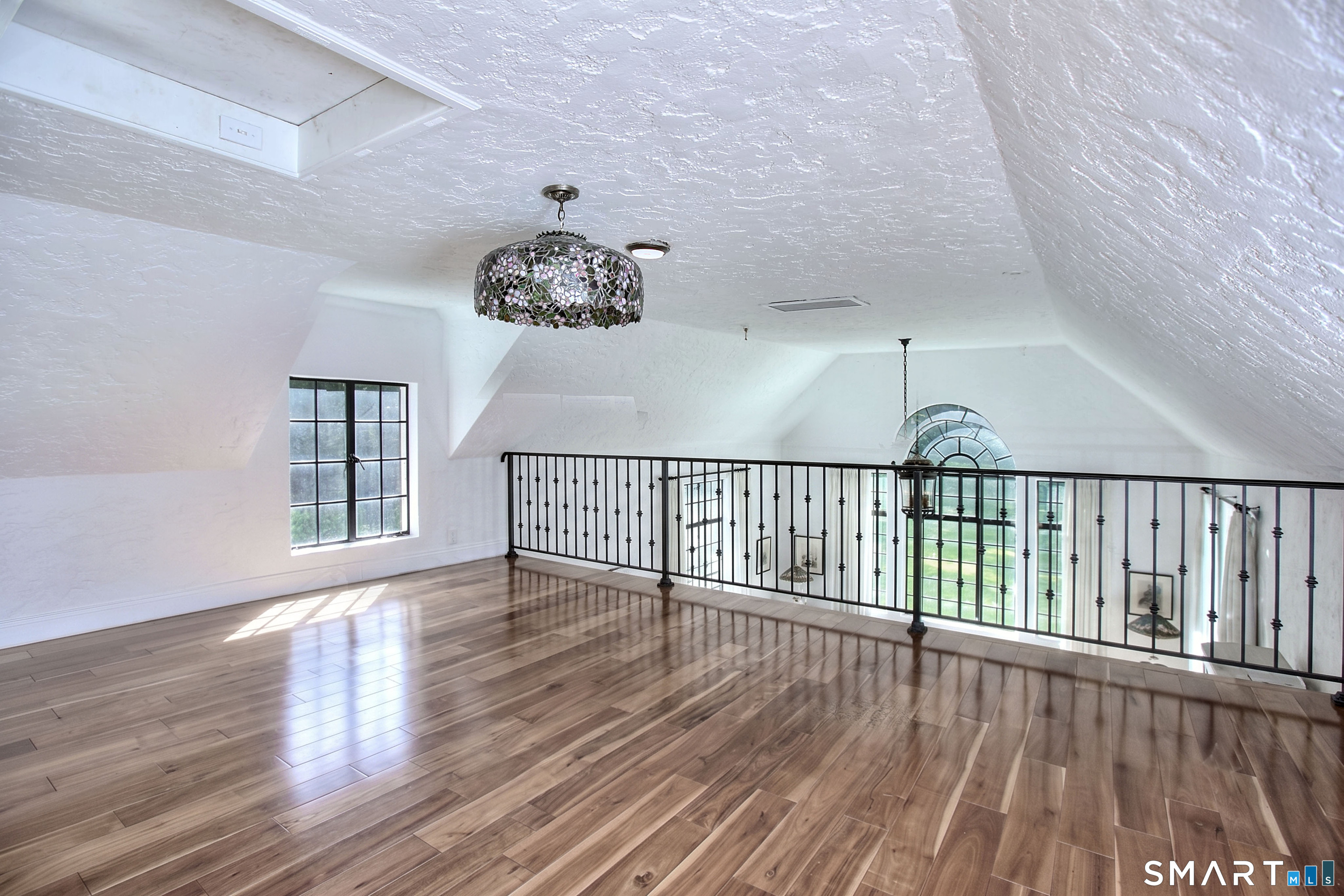 1170 Hillside Road Fairfield, CT 06824 - Photo 6 of 27 Gallery Image 6
