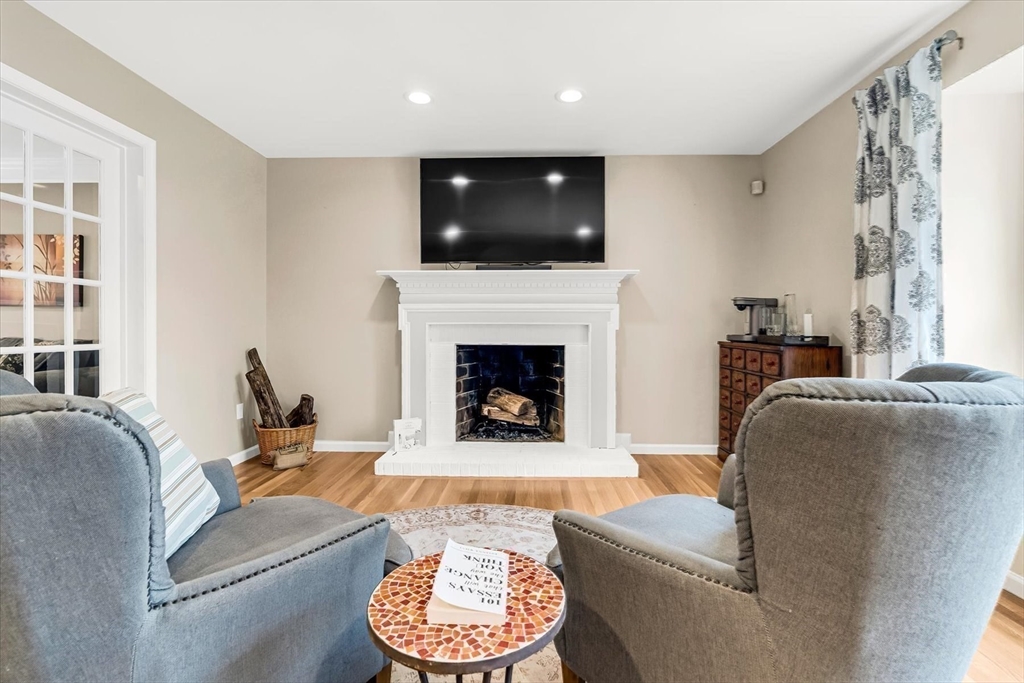 7 Carter Road Shrewsbury, MA 01545 - Photo 9 of 42 Gallery Image 9