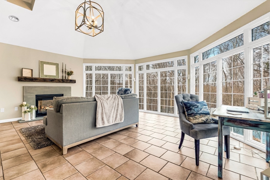 7 Carter Road Shrewsbury, MA 01545 - Photo 10 of 42 Gallery Image 10