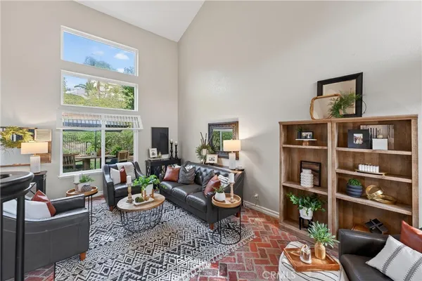 $1,574,999 | 21352 Silvertree Lane, Rancho Santa Margarita, CA 92679