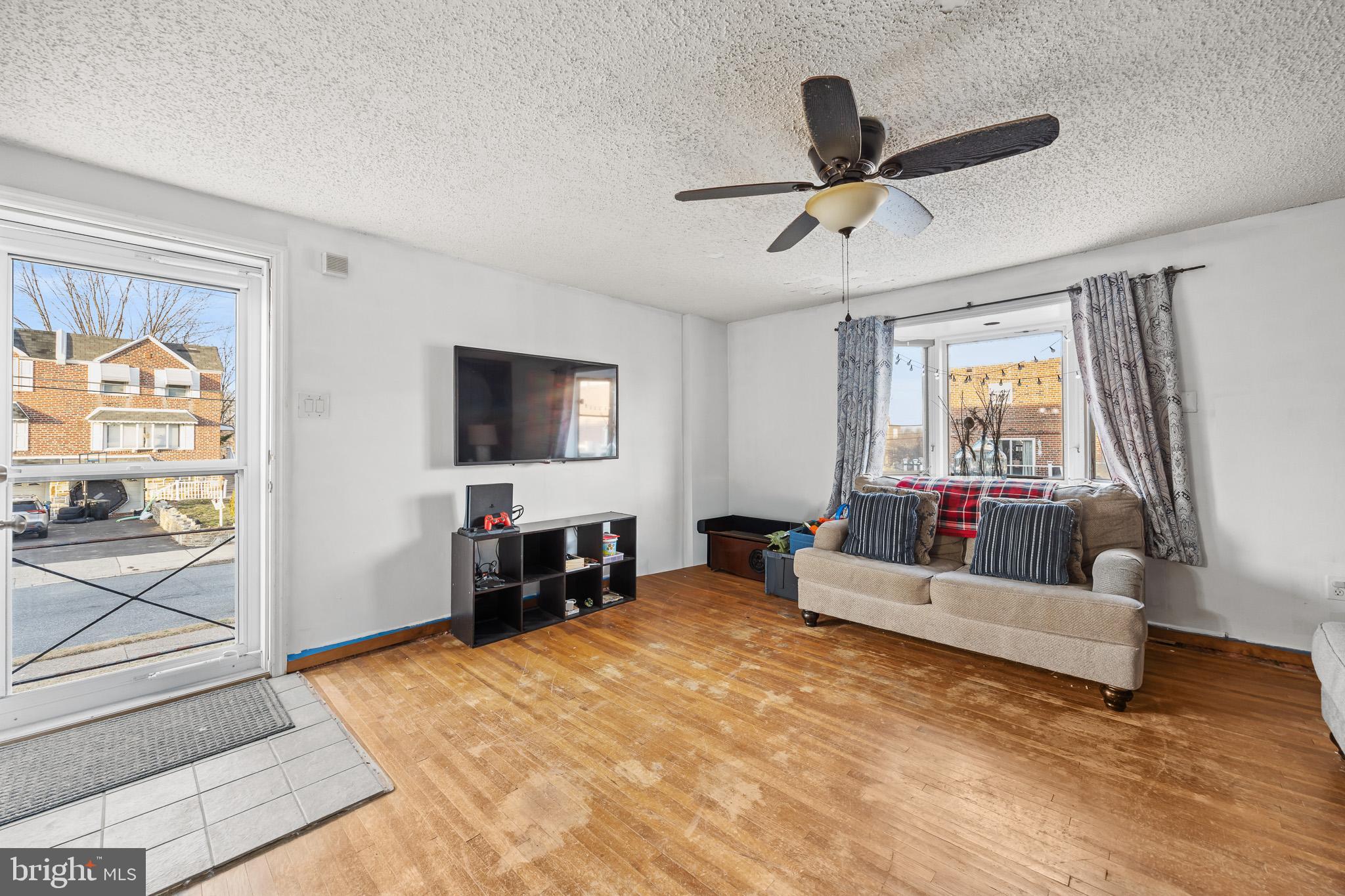 155 Meadow Lane Philadelphia, PA 19154 - Photo 4 of 23 Bright and inviting living space with charm.