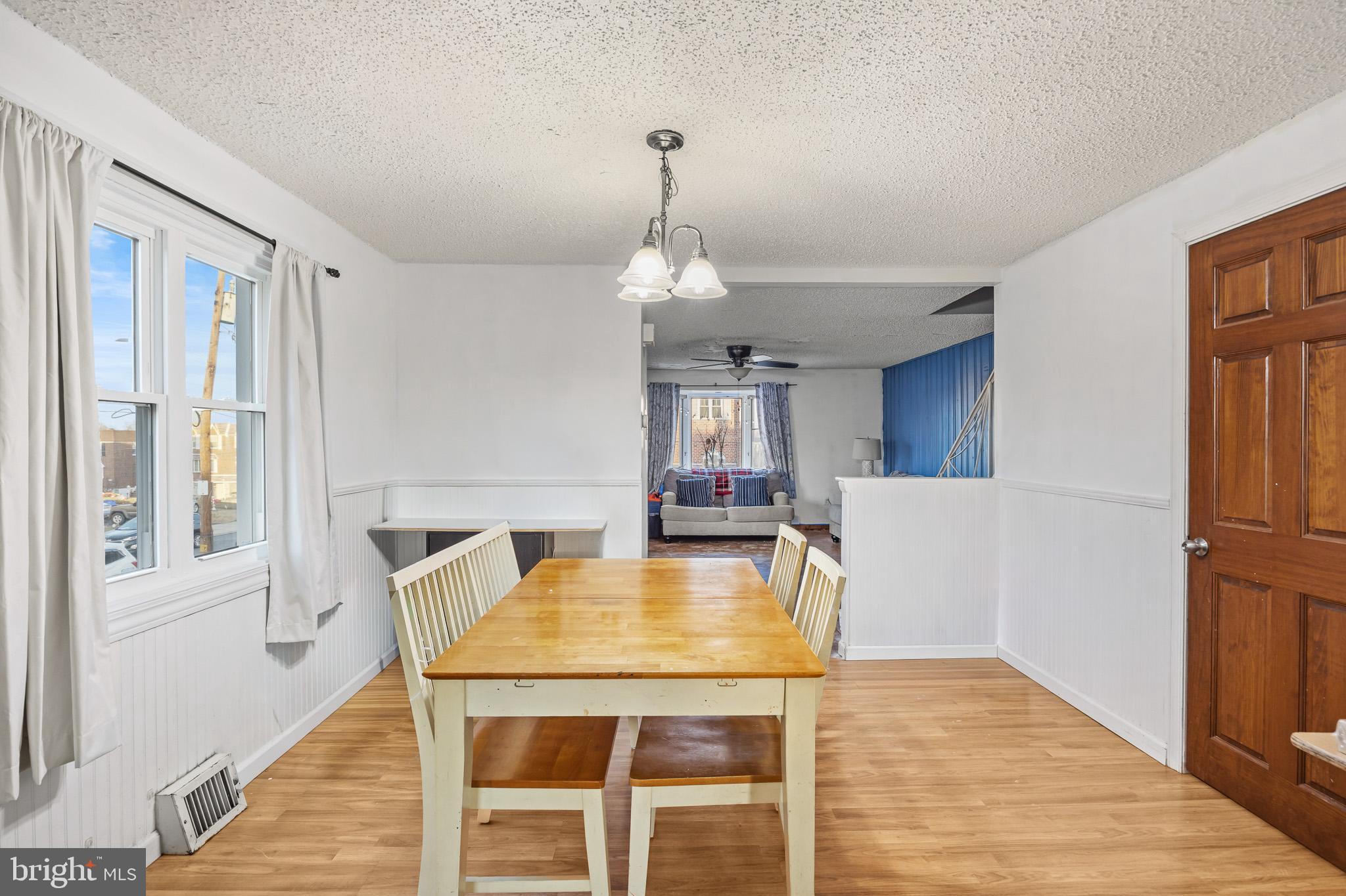 155 Meadow Lane Philadelphia, PA 19154 - Photo 6 of 23 Bright and inviting dining space awaits you.