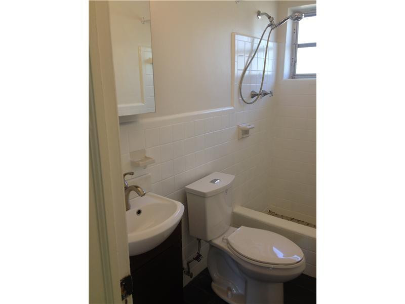 1340 Cordova Road Fort Lauderdale, FL 33316 - Photo 8 of 18 Bathroom