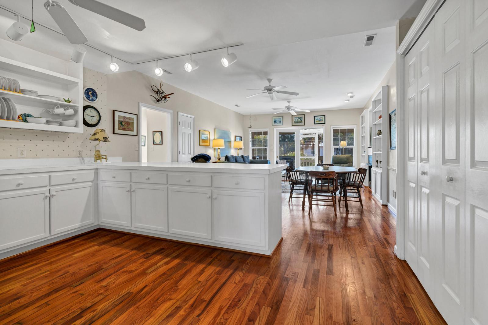 3516 Myrtle Street Edisto Beach, SC 29438 - Photo 5 of 59 7