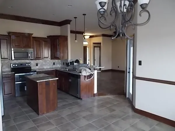 $3,295 | 1326 Briar Cliff Path, Abilene, TX 79602