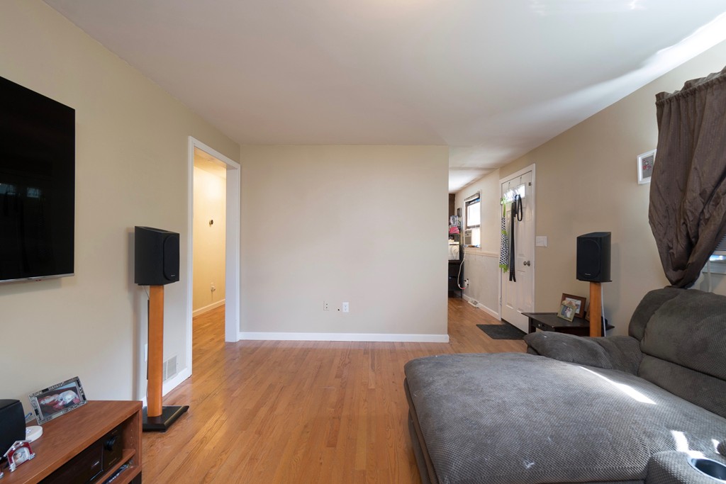 888 Providence Road Northbridge, MA 01588 - Photo 8 of 28 Gallery Image 8