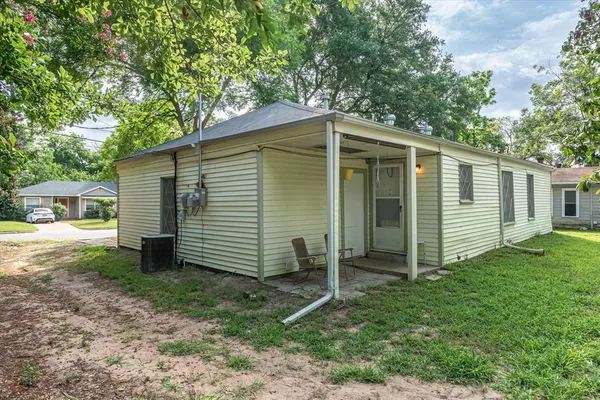 $205,000 | 415 Maple Drive, Terrell, TX 75160