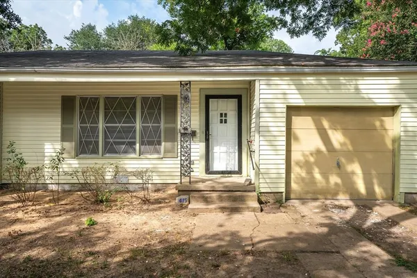 $205,000 | 415 Maple Drive, Terrell, TX 75160