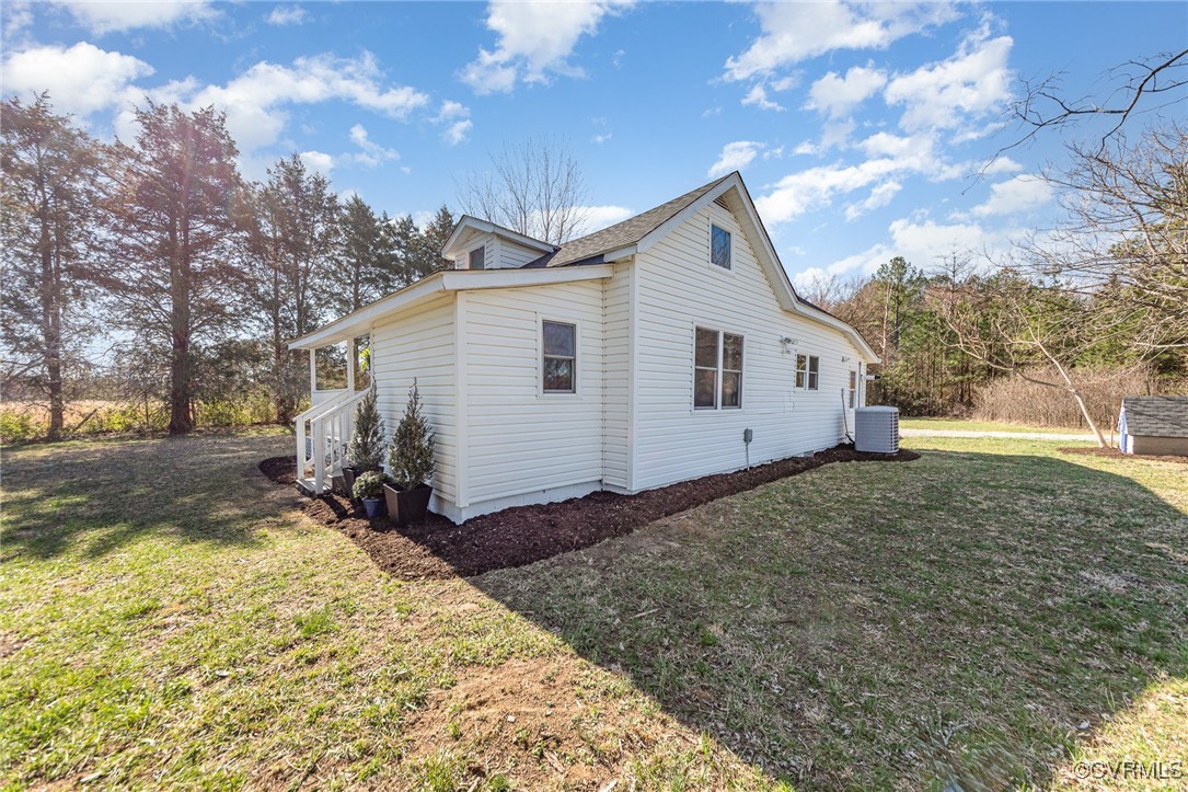 20073 Beaver Dam Road Beaverdam, VA 23015 - Photo 23 of 36 a view of a house with a yard