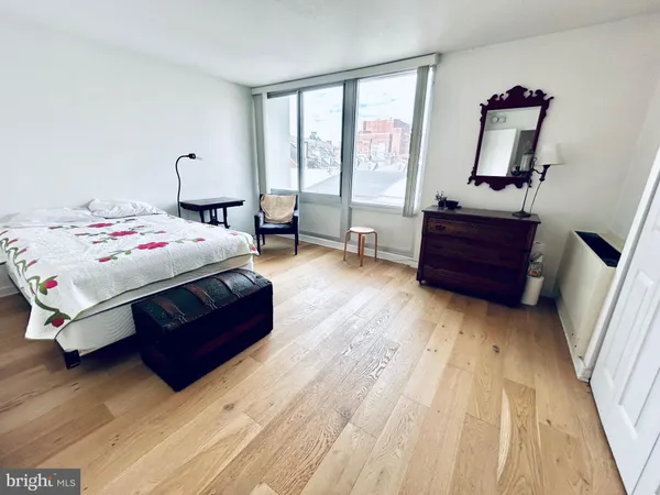 $475,000 | 604 South Washington Square, Unit 217, Philadelphia, PA 19106