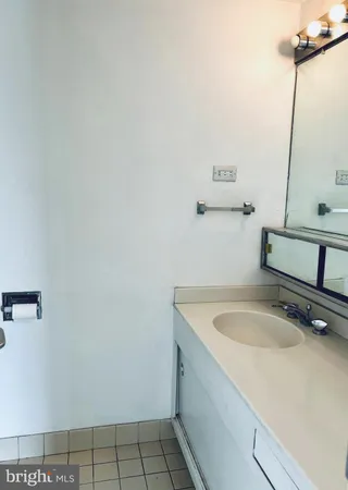 $475,000 | 604 South Washington Square, Unit 217, Philadelphia, PA 19106