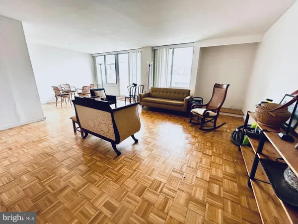 $475,000 | 604 South Washington Square, Unit 217, Philadelphia, PA 19106