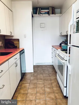 $475,000 | 604 South Washington Square, Unit 217, Philadelphia, PA 19106