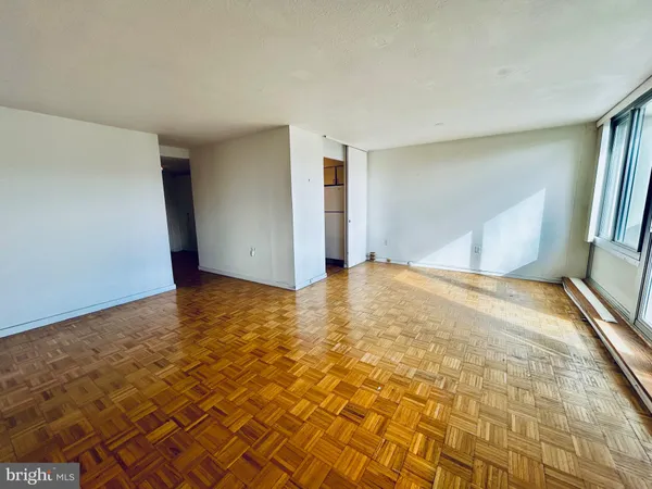 $475,000 | 604 South Washington Square, Unit 217, Philadelphia, PA 19106