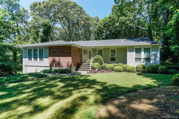 $765,000 | 39 Lotowana Lane, Stony Brook, NY 11790