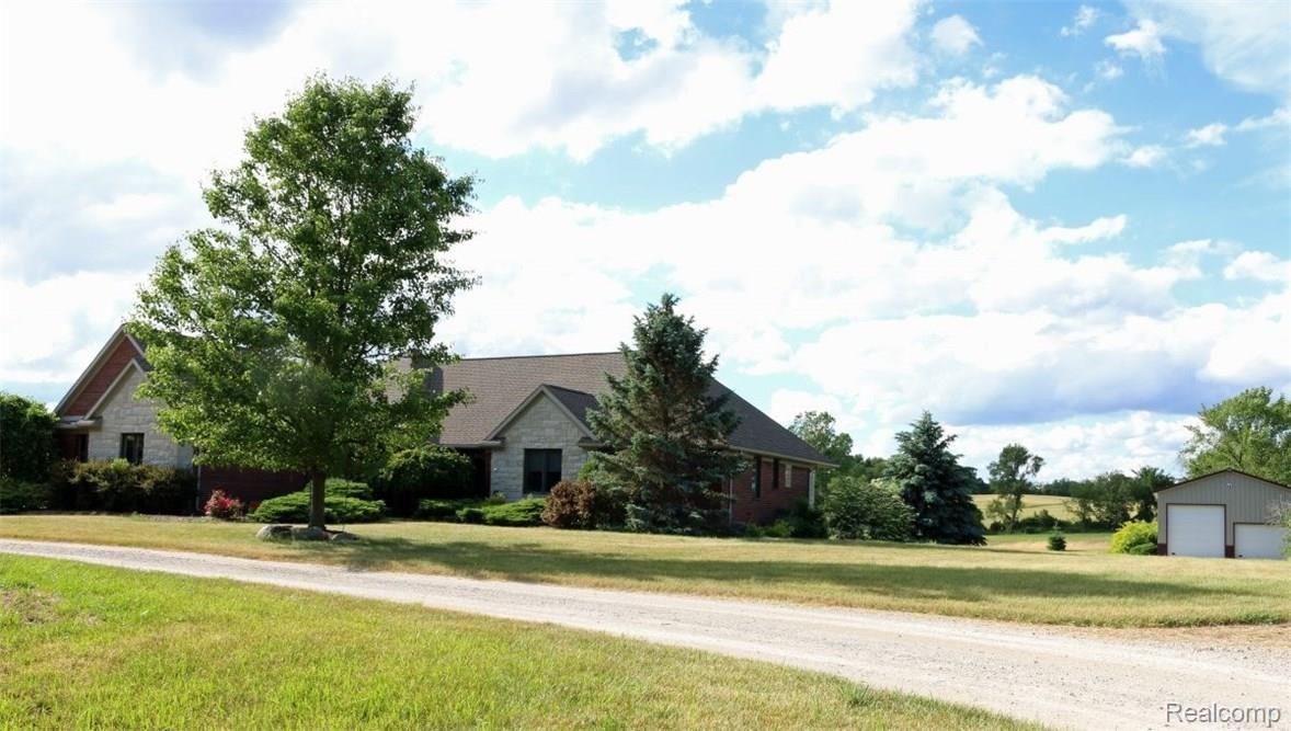 12687 Read Road Fenton, MI 48430 - Photo 17 of 20 17.jpg