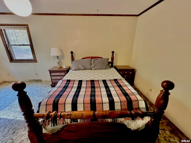 $279,900 | 718 Karbers Ridge Road, Elizabethtown, IL 62931