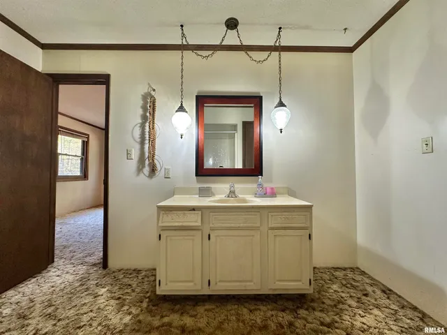 $279,900 | 718 Karbers Ridge Road, Elizabethtown, IL 62931