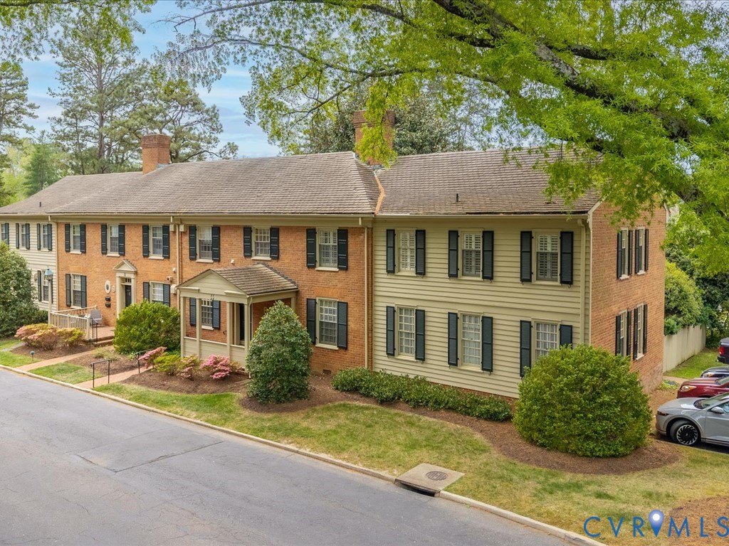 6161 River Road, Unit 36 Richmond, VA 23226 - Photo 2 of 32 Rare 1st-level unit offers great accessibility