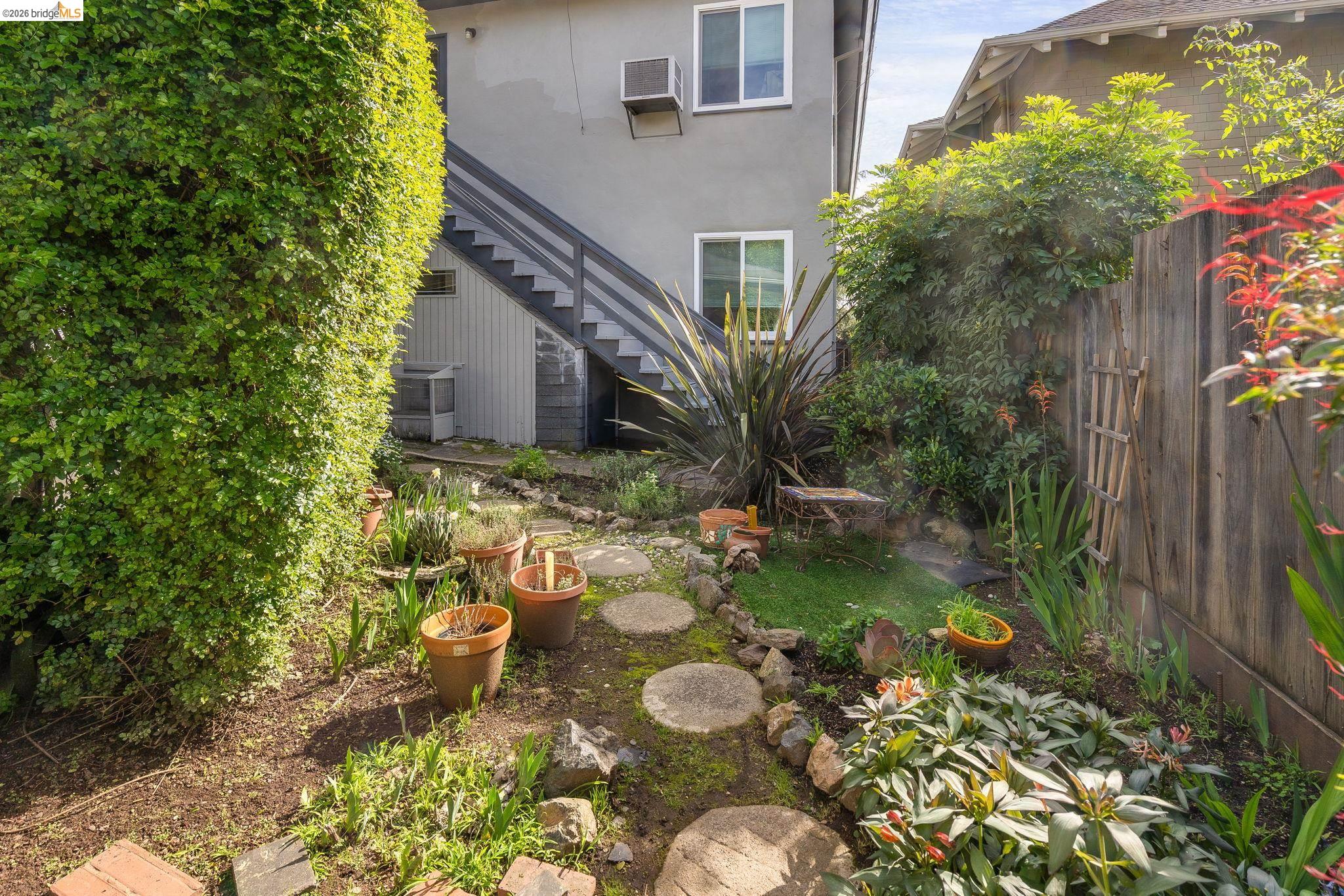 2817 Palm Court Berkeley, CA 94705 - Photo 12 of 22 a backyard of a house with outdoor seating