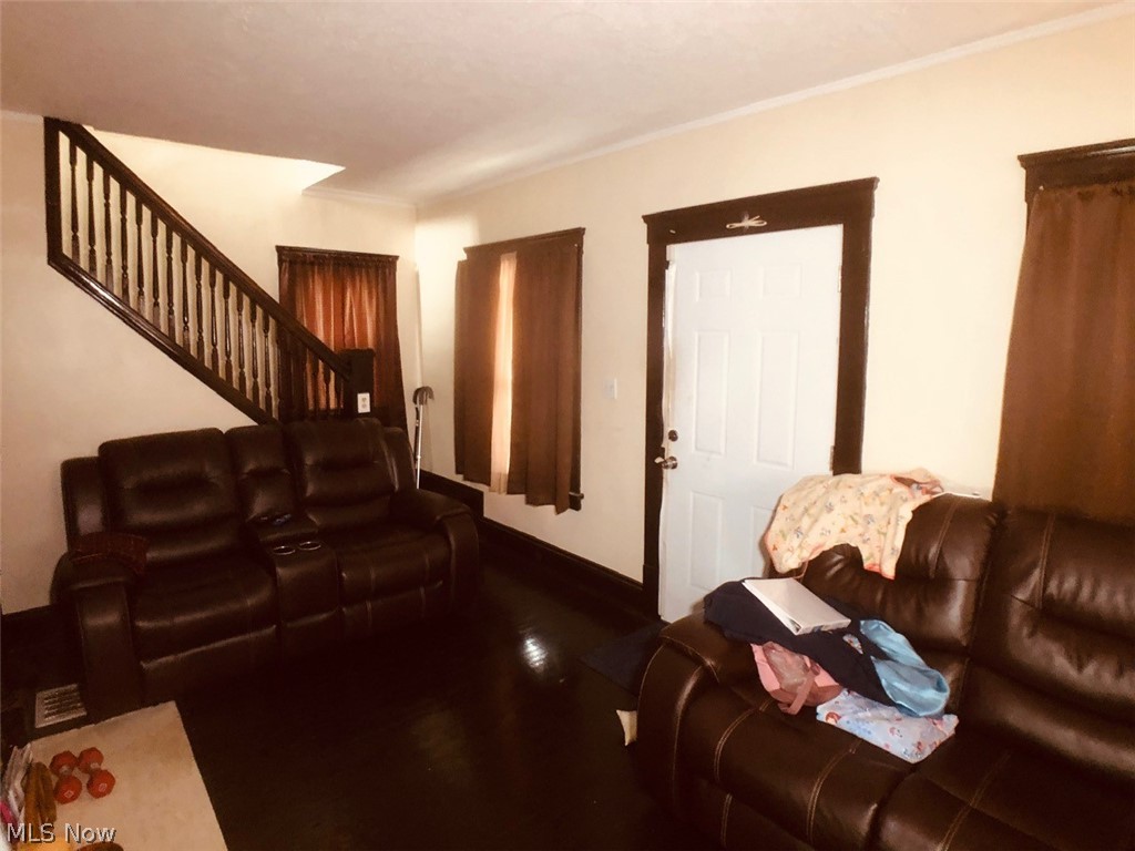 842 Alhambra Road Cleveland, OH 44110 - Photo 2 of 18