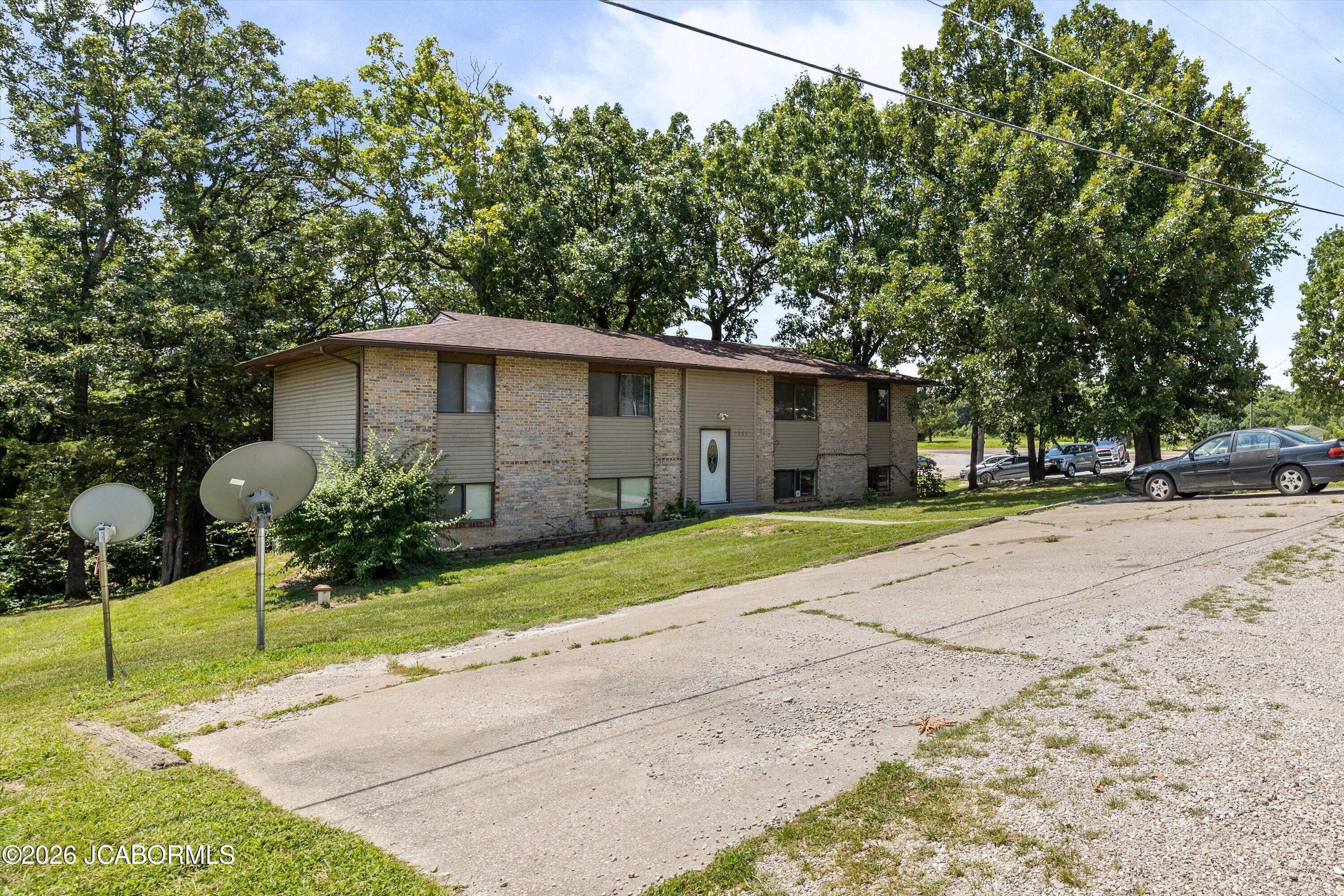3229 Cassidy Road Jefferson City, MO 65101 - Photo 2 of 43