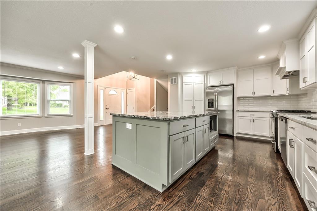 16402 Riggs Road Stilwell, KS 66085 - Photo 8 of 33 Gallery Image 8